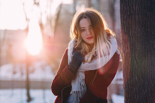 Bezpieczne zabiegi na twarz, które wykonasz w okresie jesienno-zimowym